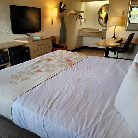 Red Oak Inn Southfield-2